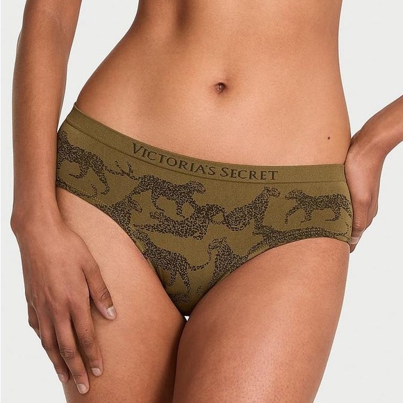 Victoria's Secret Other - NWT Victoria’s Secret Seamless Hiphugger Panty Green Chameleon Leopards Medium
